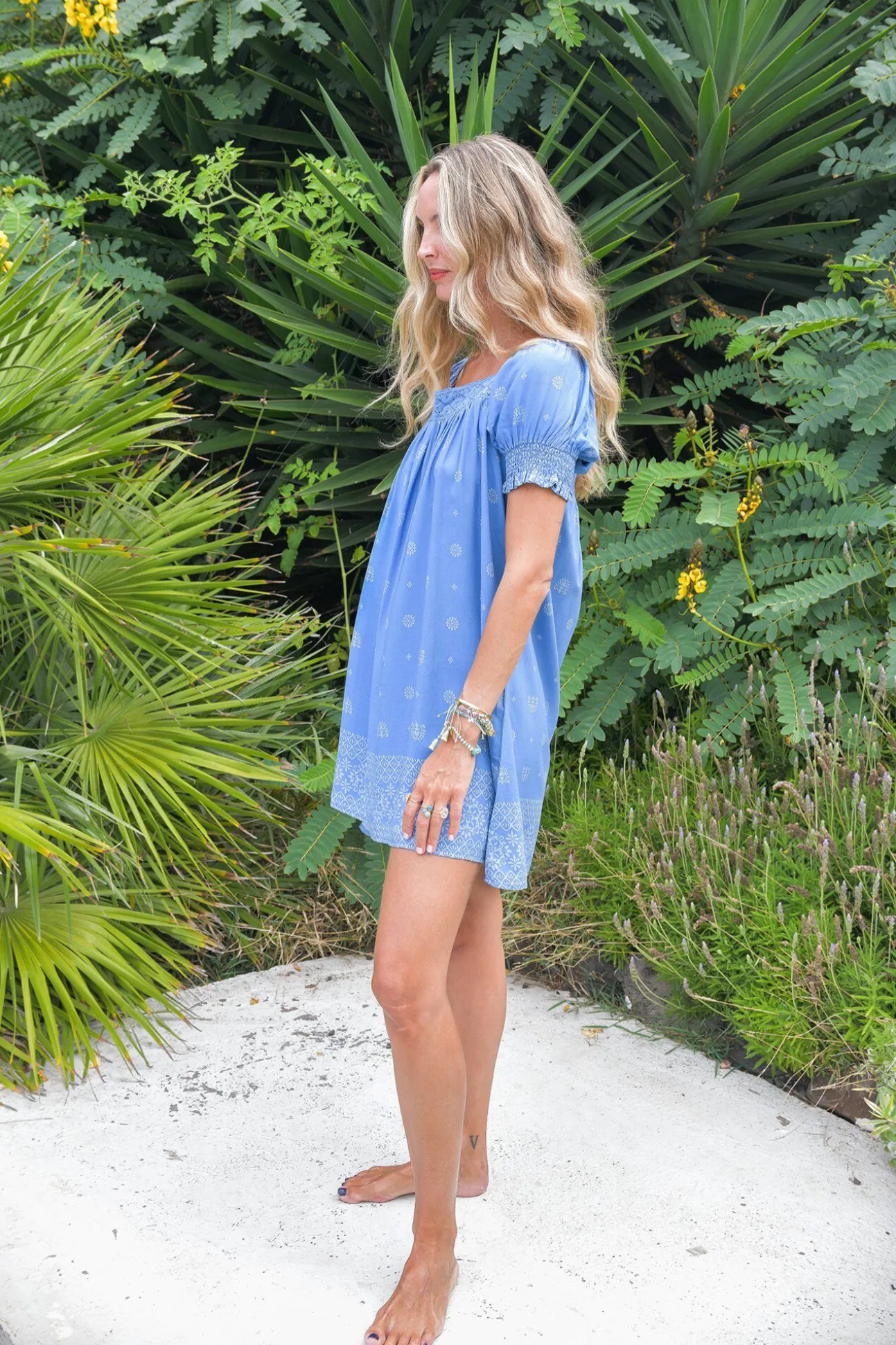 Vestido curto fluido