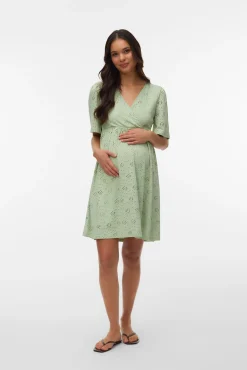 Vestido curto Maternity e amamentação