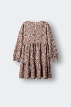 Vestido de flores para menina