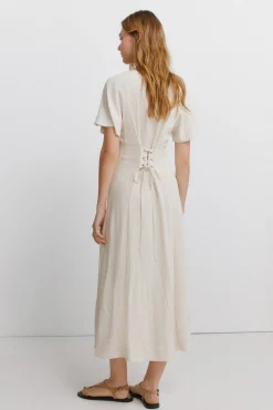 Vestido midi em linho cruzado nas costas
