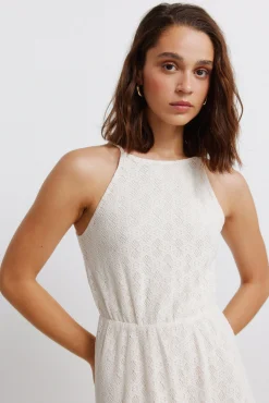 Vestido midi halter bordado