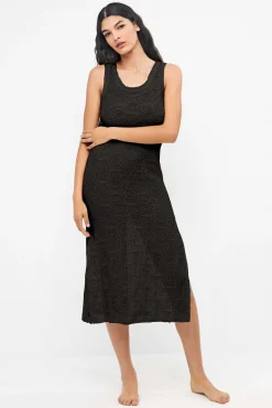 Vestido reto midi em crochet